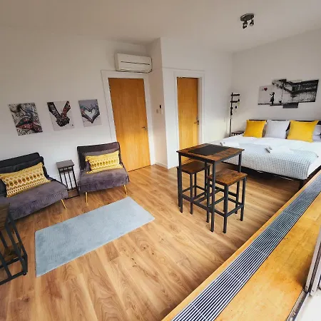 Top Floor Room In Baker St